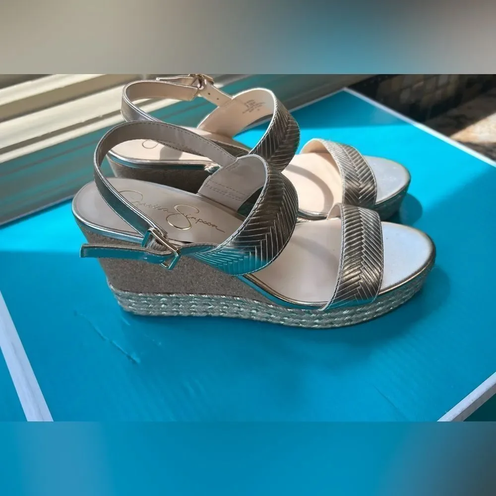 Jessica Simpson 9 1/2 gold platform - Picture 4 of 4